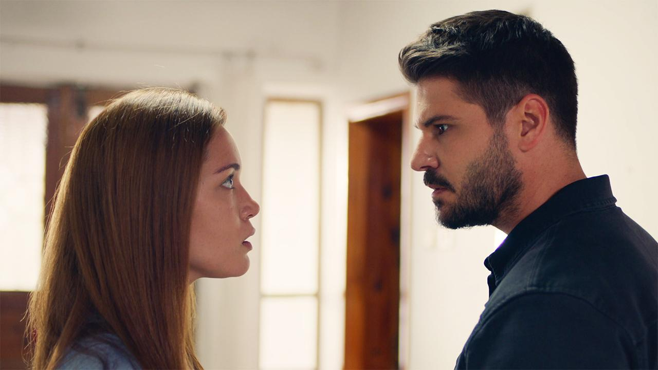 Elif, Umut'un annesinin Derya olduğunu öğreniyor!