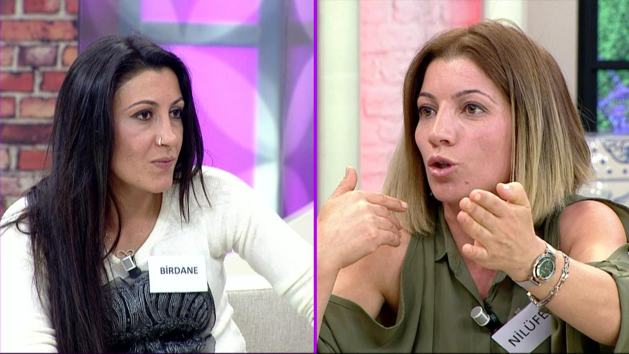 Eşinin sevgilisiyle canlı yayında yüzleşti!