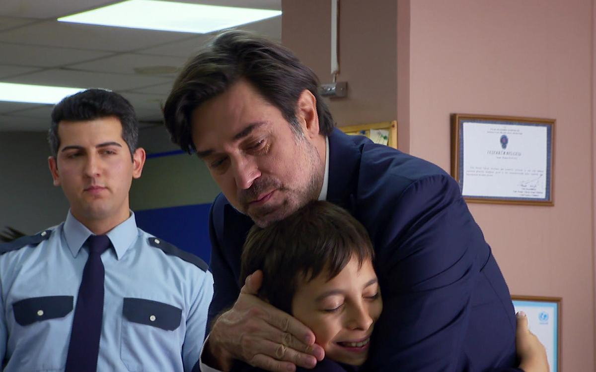 Memo, haydutların elinden kaçıyor!