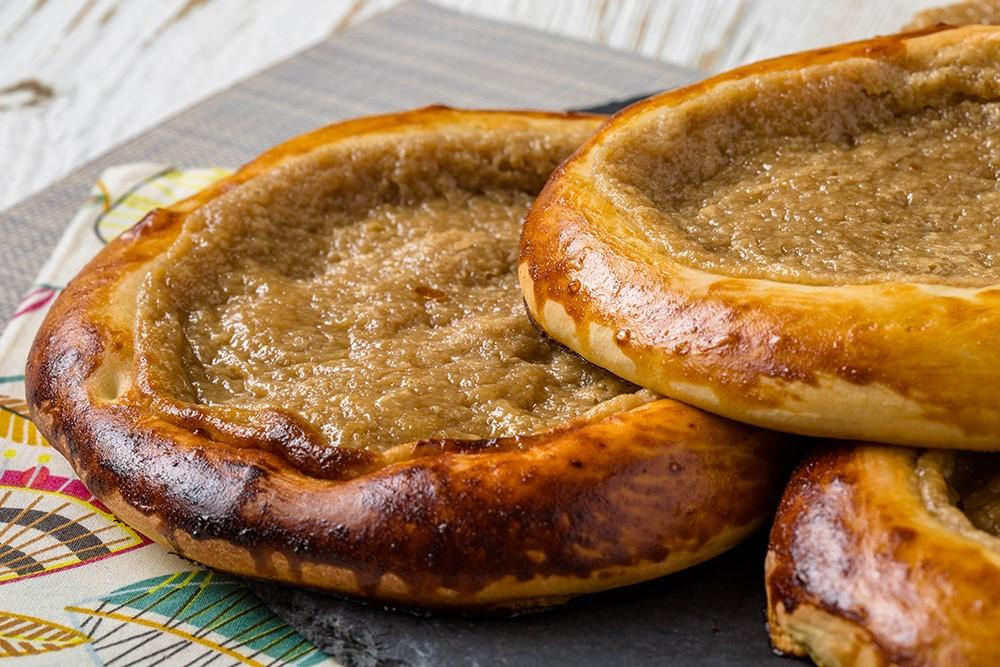 Tahinli Pide - Tahinli Pide Tarifi - Tahinli Pide Nasıl Yapılır?