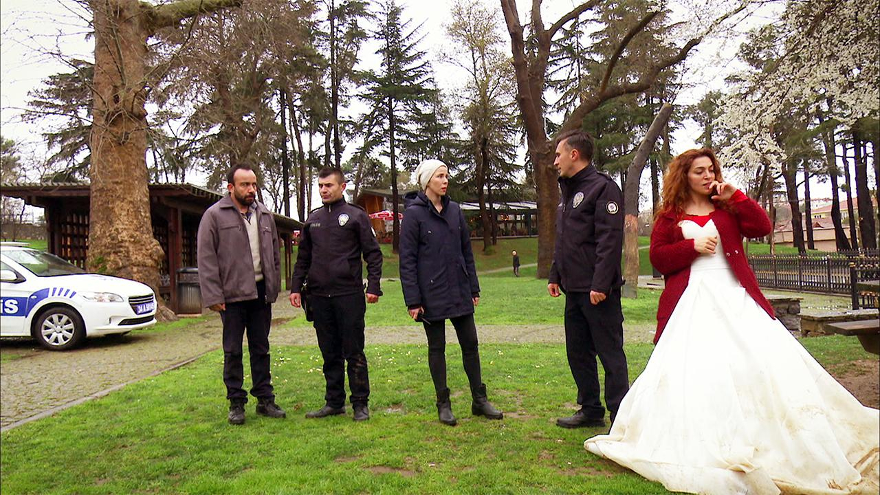 Selin, gelinliğine sahip çıktı!