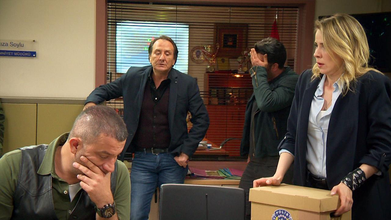 Selin ekipten ayrıldı!