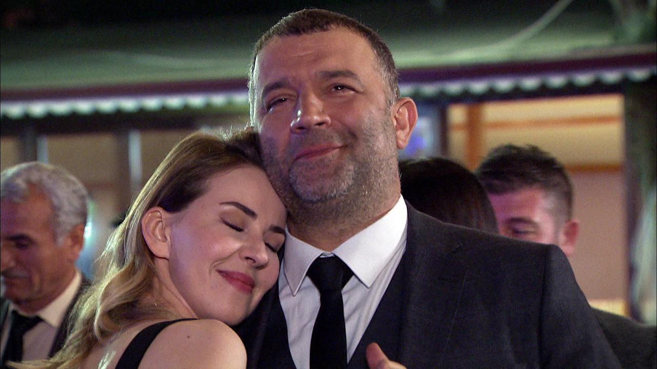 Selin ve Mesut'un romantik dansı!