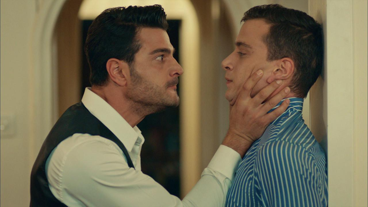 Arda, Yasemin hakkında Cem'e yalan söylüyor!