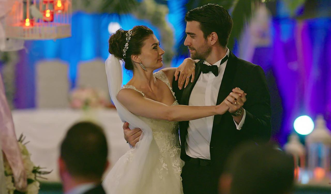 Ve nikah kıyılır, düğün dansı yapılır!