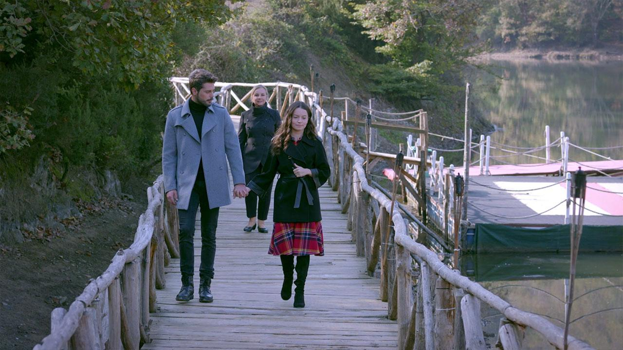 Meryem ve Levent, el ele!