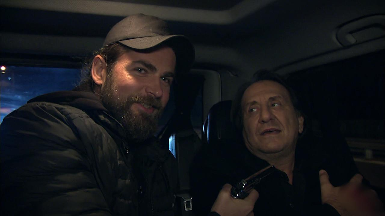 Kurye, Hüsnü'yü rehin alıyor!