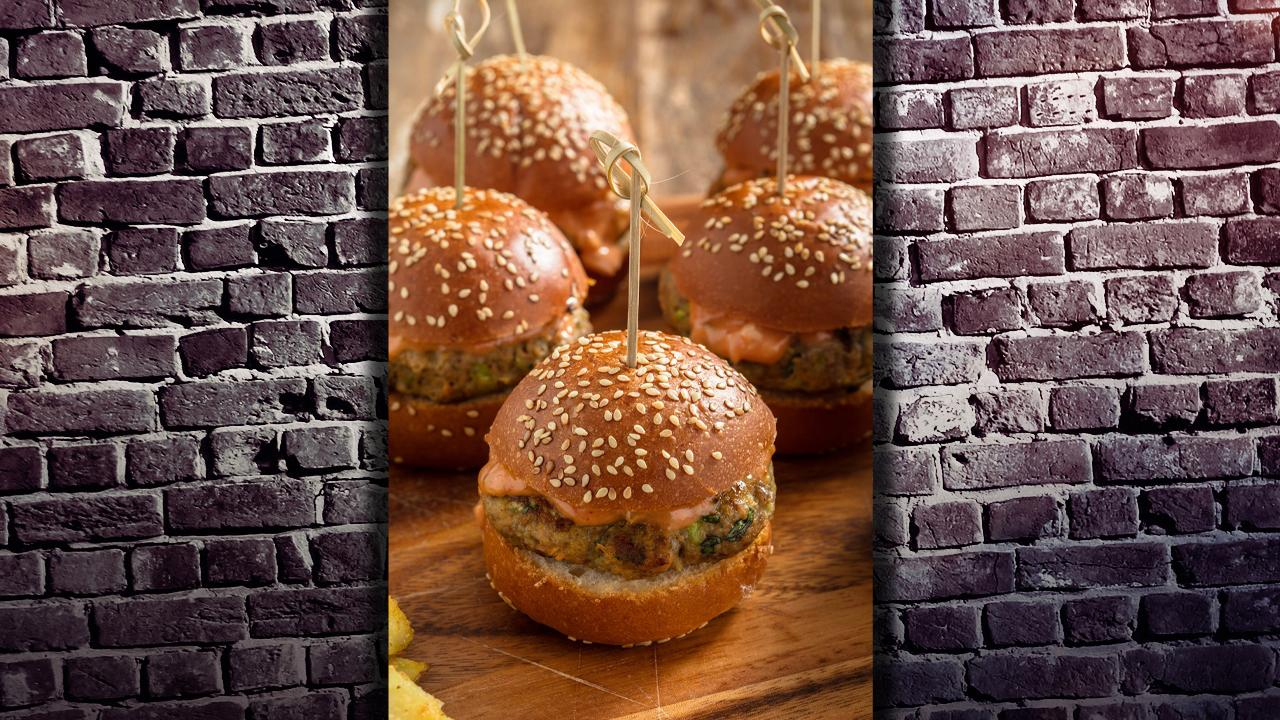 Sebzeli Mini Burgerler - Sebzeli Mini Burgerler Tarifi - Sebzeli Mini Burgerler Nasıl Yapılır?