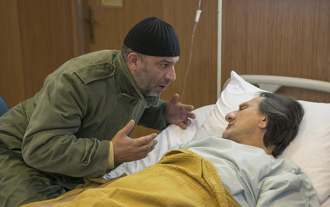 Zebani Mesut, Hüsnü'nün yakasına yapıştı!