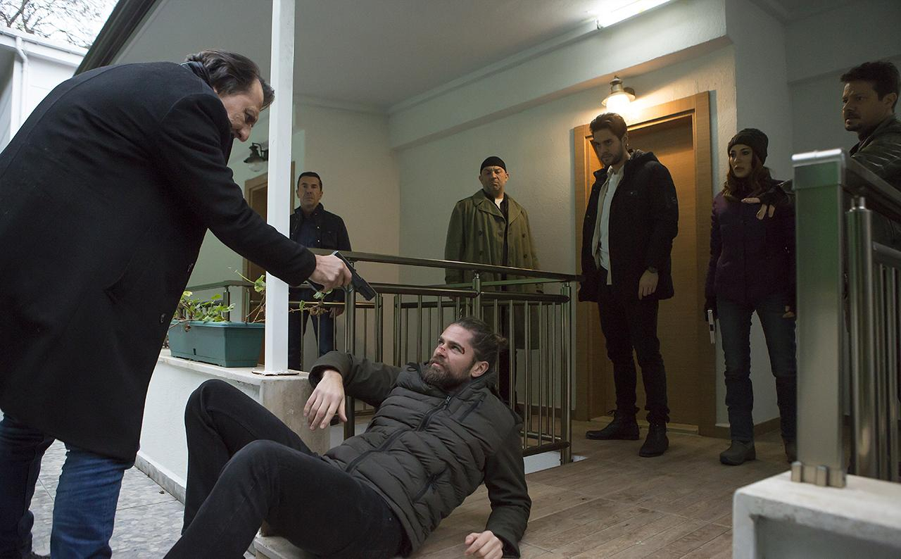 Kurye'yi, Hüsnü'nün elinden zor aldılar!