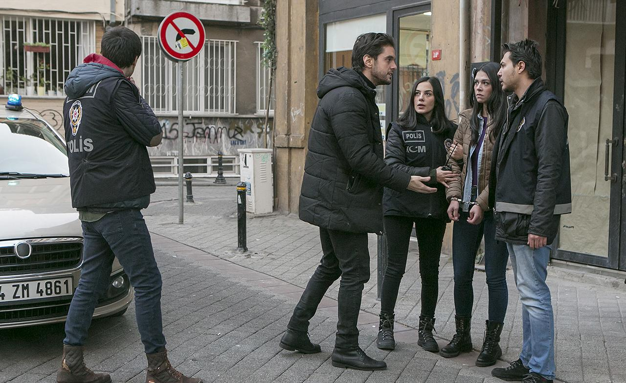 Ezgi gözaltına alındı!