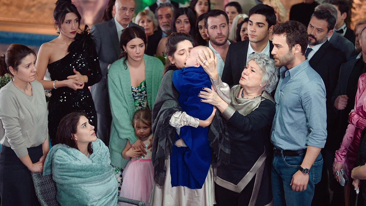 Bir evde yas bir evde parti... Büyük Facia!