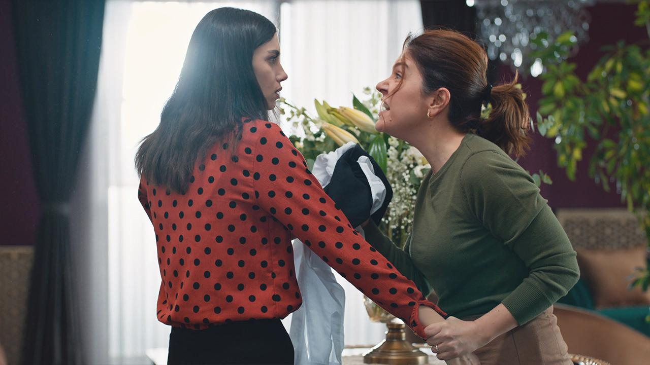 Çiçek’e annesinden büyük ayar!