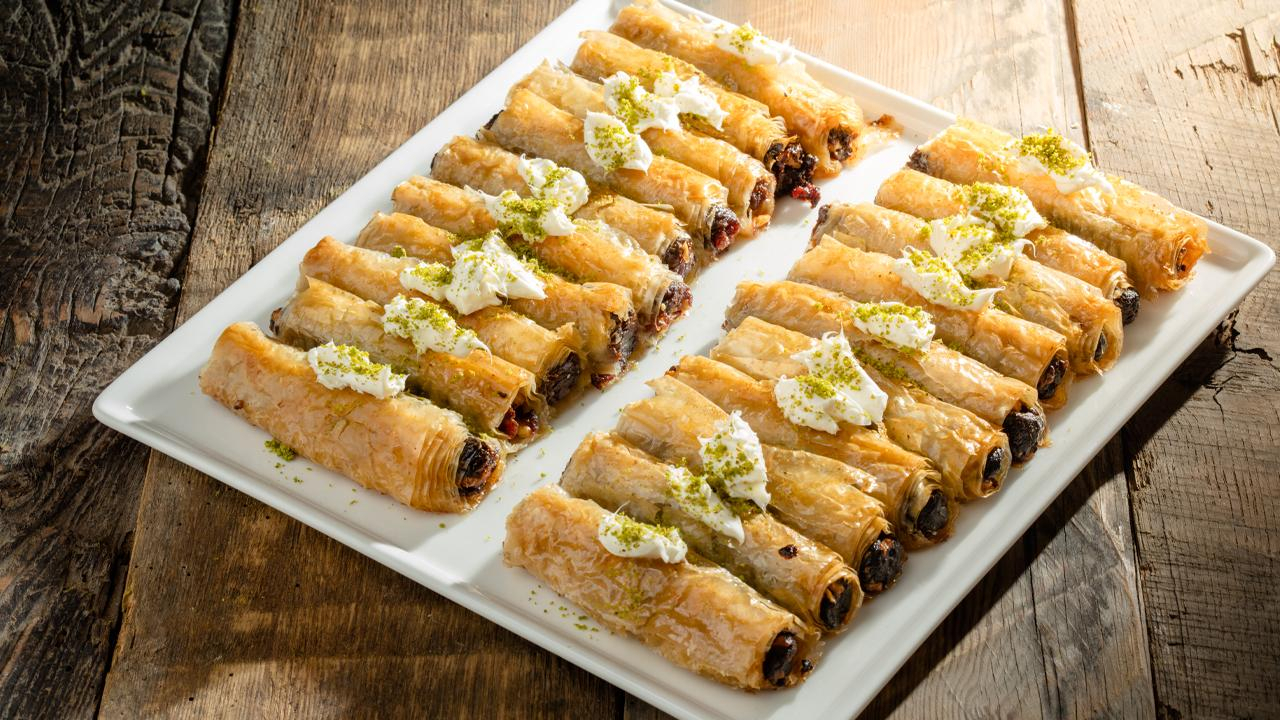 Cevizli Hurmalı Sarma Tarifi - Cevizli Hurmalı Sarma Nasıl Yapılır?