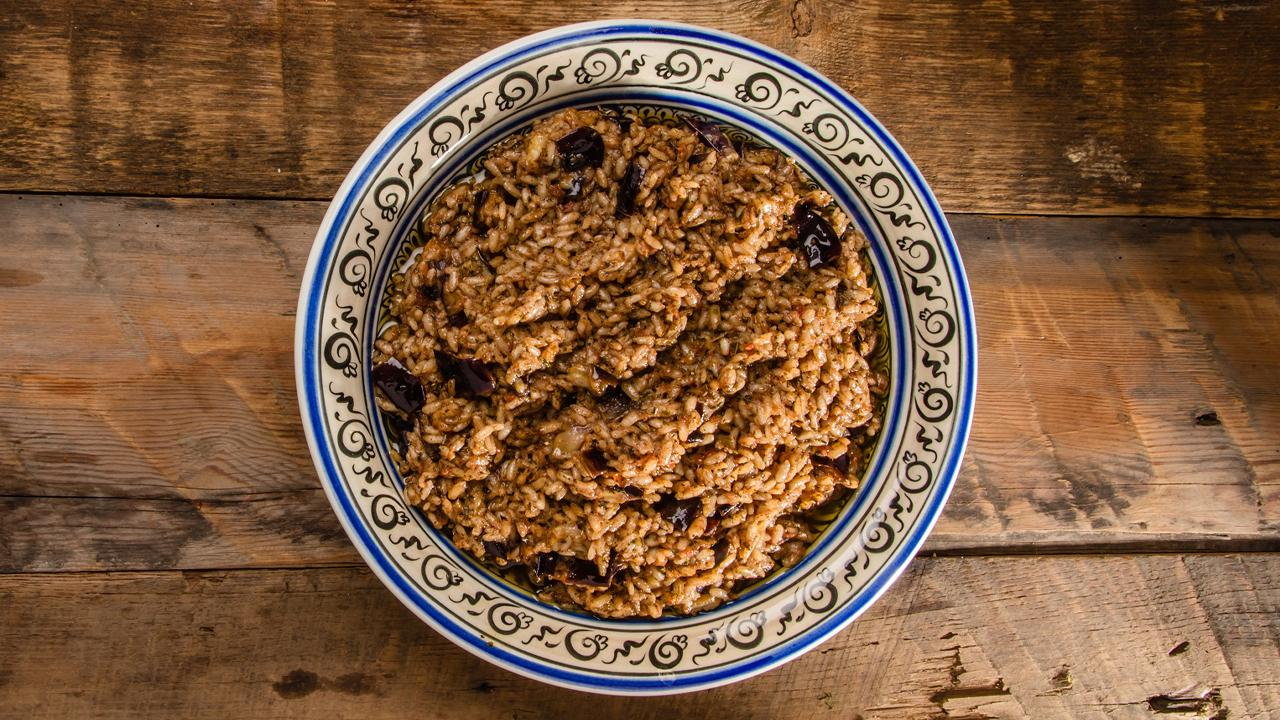 Patlıcanlı Pilav - Patlıcanlı Pilav Tarifi - Patlıcanlı Pilav Nasıl Yapılır?