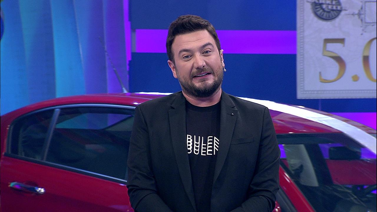 Onur Büyüktopçu Çarkıfelek'e merhaba diyor!