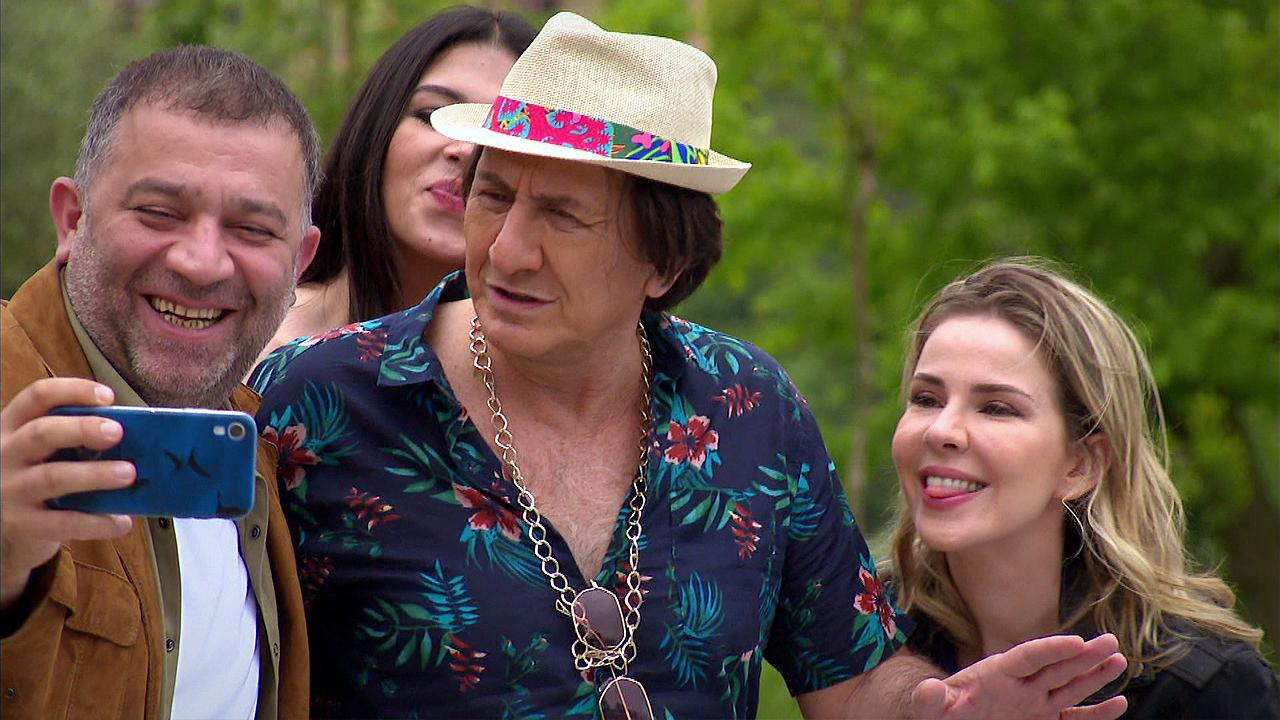 Playboy Hüsnü alemde!