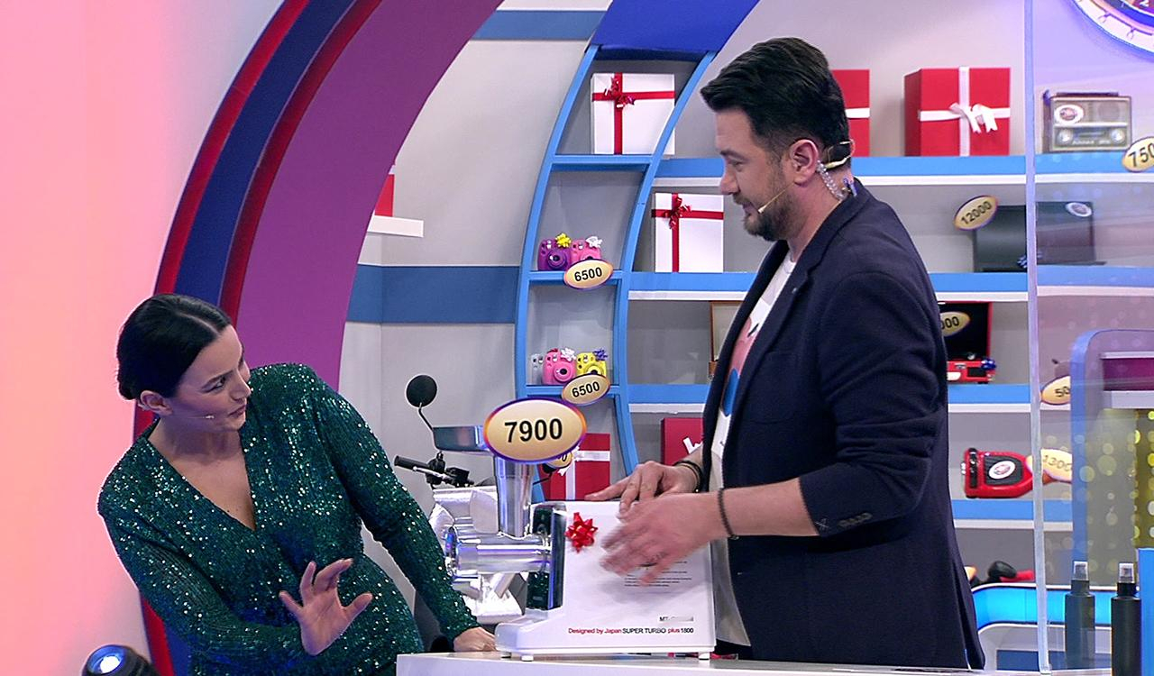 Onur Büyüktopçu'ya manidar hediye!