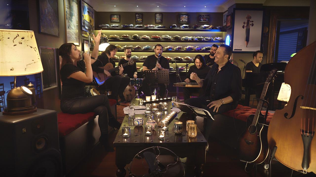 Çok Akustik 4. Fotoğrafları - Zara