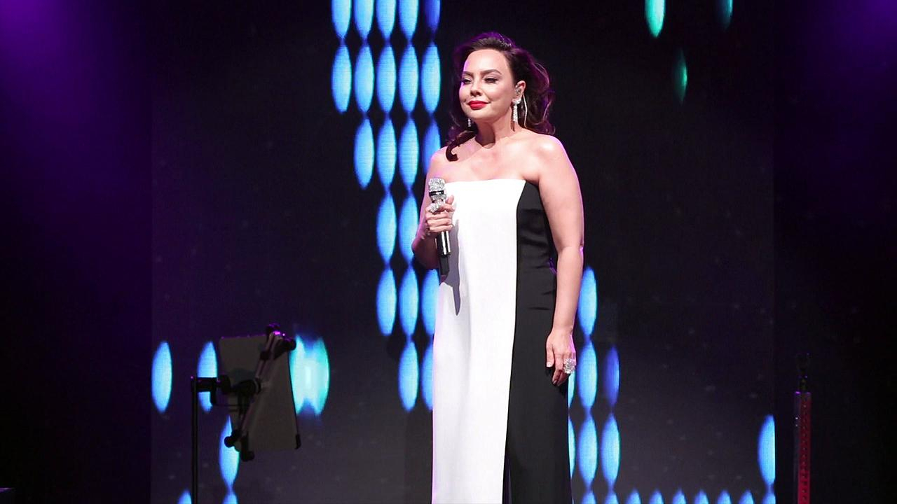 Ebru Gündeş - Aşık