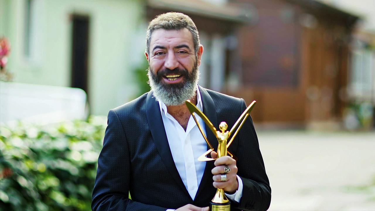 En İyi Fantezi Müzik Erkek Şarkıcı - Hakan Altun