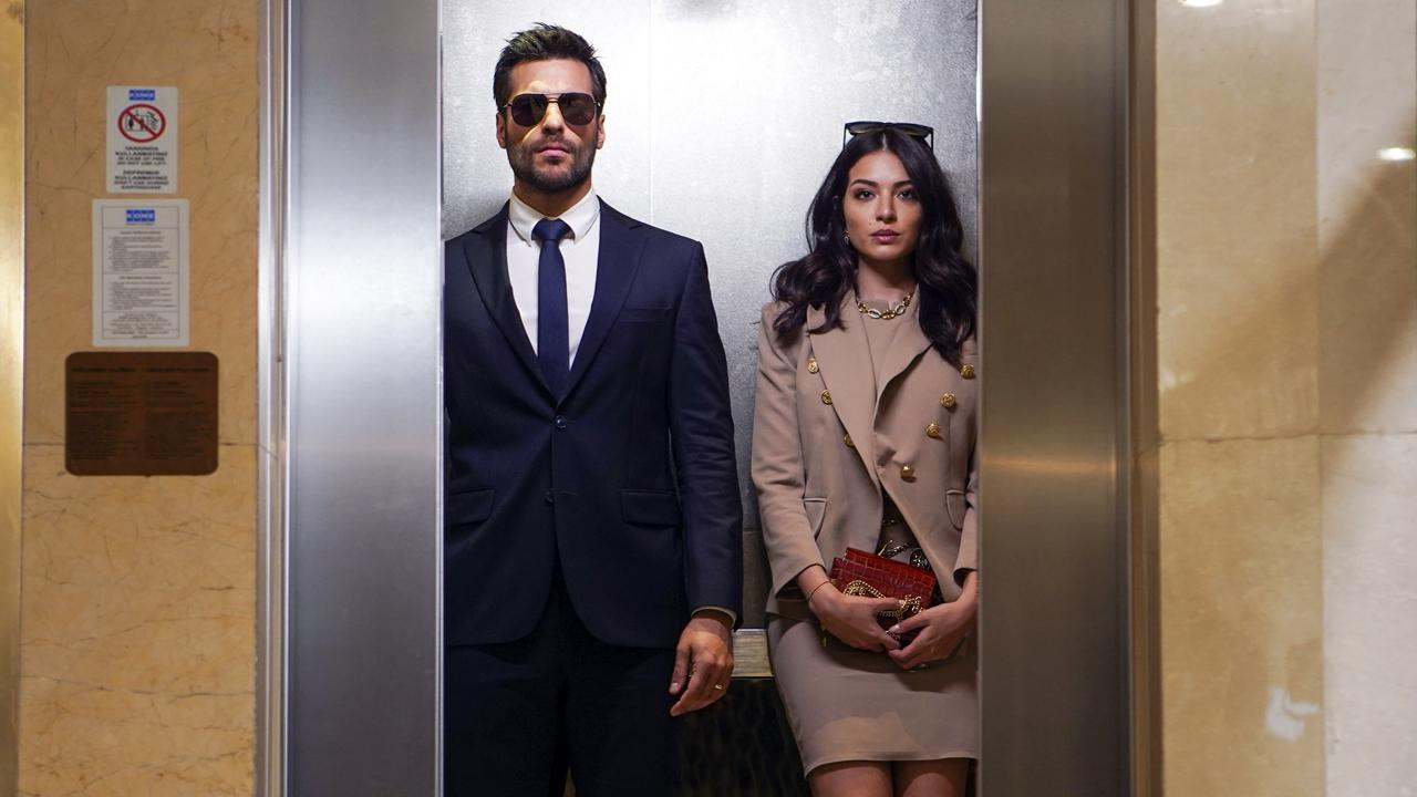 Asansörde gergin anlar!