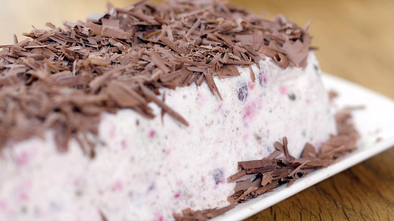 Çikolatalı Parfe - Çikolatalı Parfe Tarifi - Çikolatalı Parfe Nasıl Yapılır?