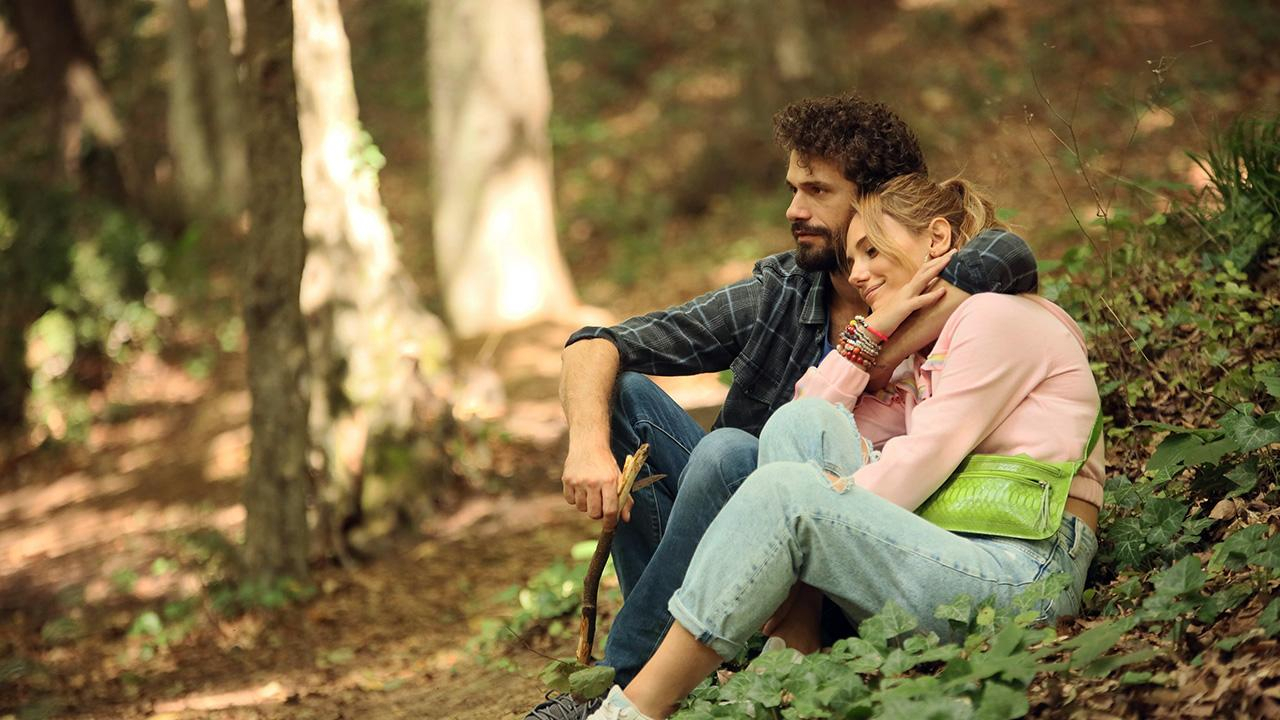 Yasemin ve Demir el ele, göz göze!