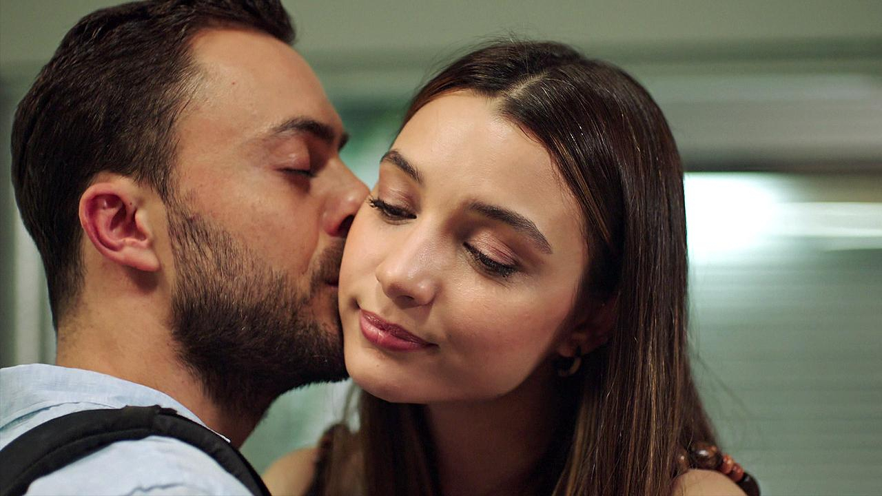 Zeynep'in aklını çelen teklif!