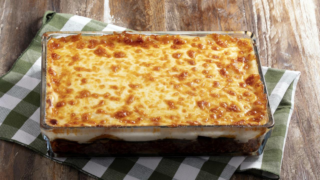 Beşamel Soslu Musakka - Beşamel Soslu Musakka Tarifi - Beşamel Soslu Musakka Nasıl Yapılır?