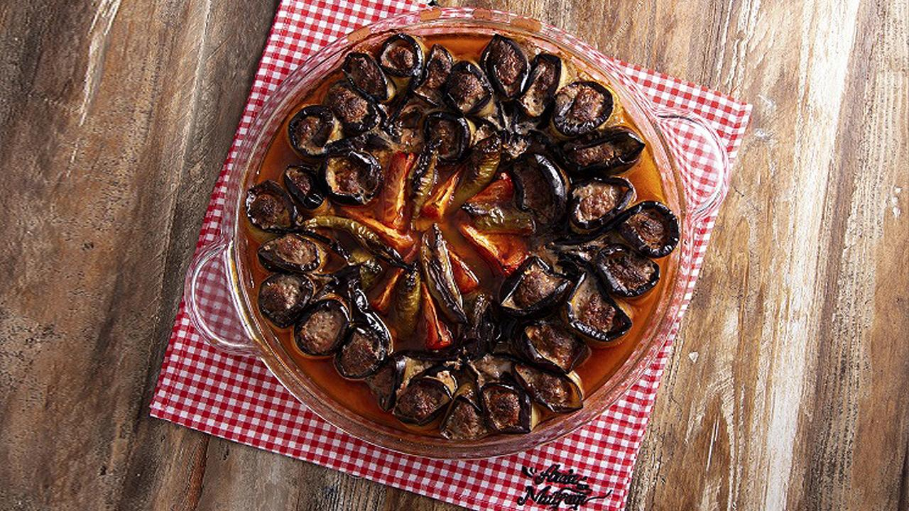 Patlıcanlı Çiçek Kebap - Patlıcanlı Çiçek Kebap Tarifi - Patlıcanlı Çiçek Kebap Nasıl Yapılır?