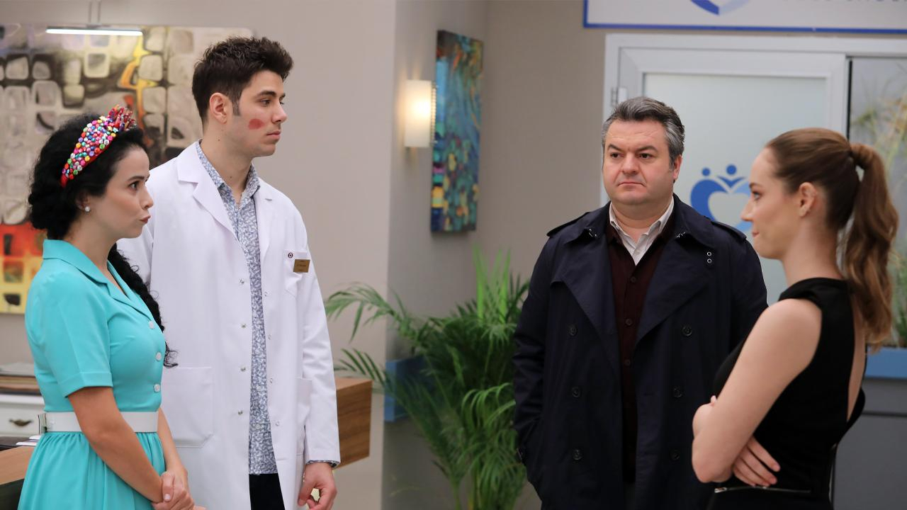 1. Bölüm - Yağmur ve Emre'nin maceralı klinik aşkı!