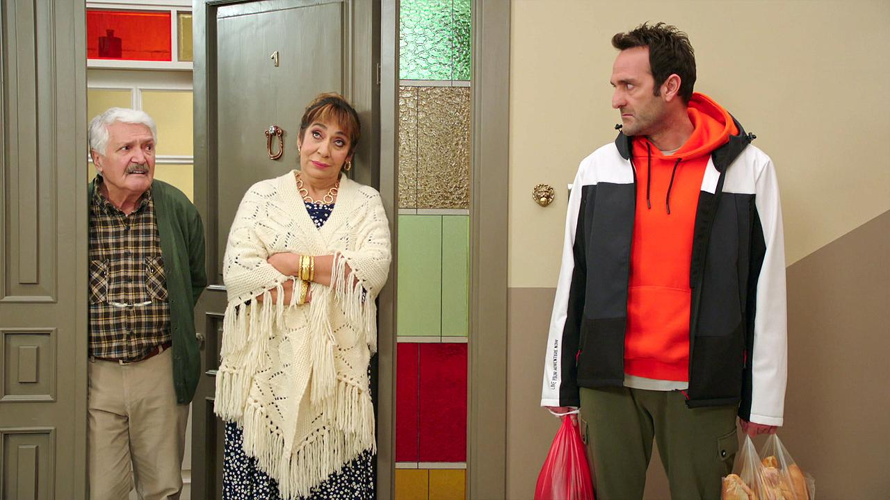 3. Bölüm – Bekar Rıfkı sonunda evden kovuluyor!