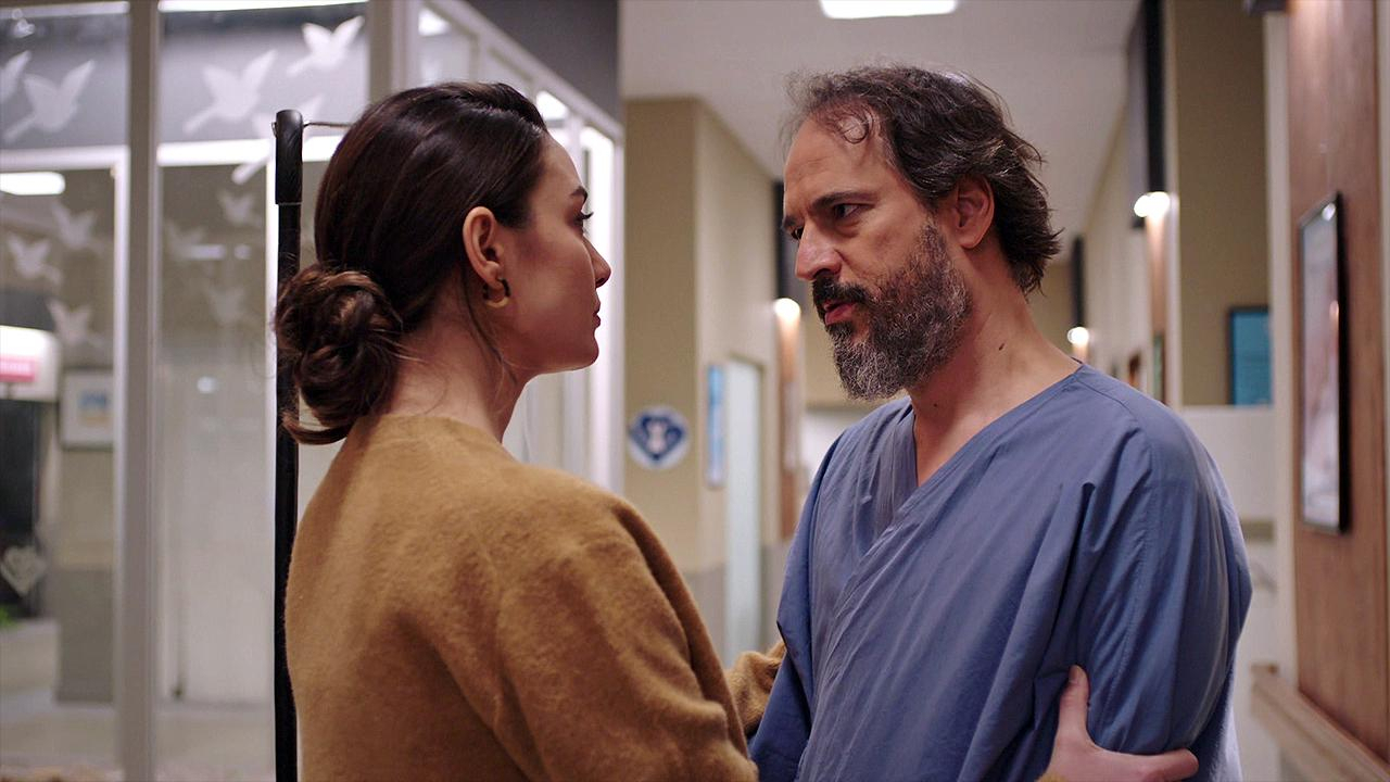 Zeynep, Ateş'in başından ayrılmıyor!