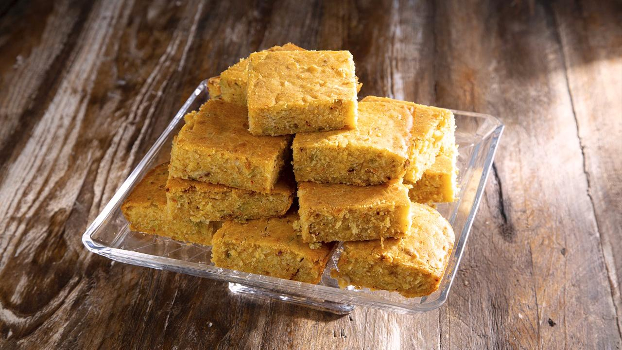 Pırasalı Mısır Ekmeği Tarifi - Pırasalı Mısır Ekmeği Nasıl Yapılır?