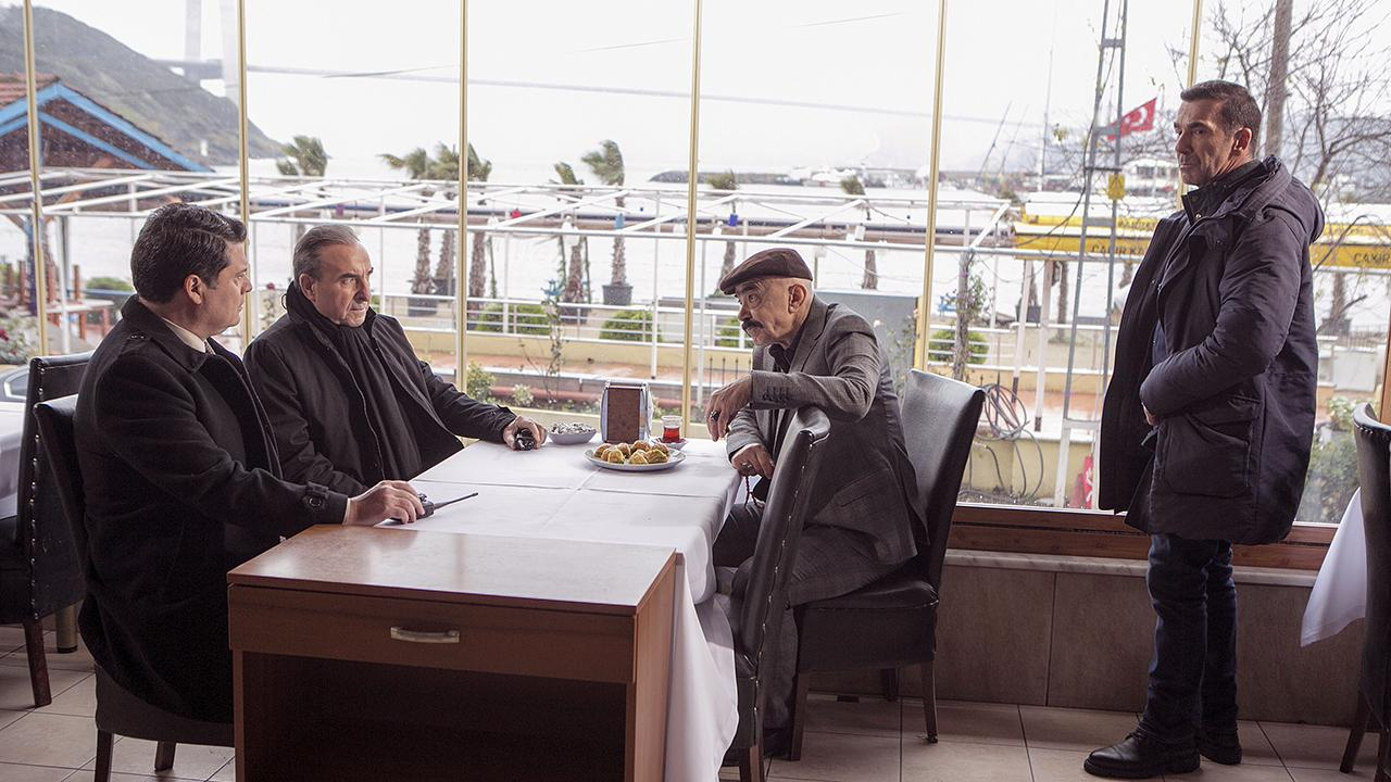 Ekip, şantaja bir kurban verdi!