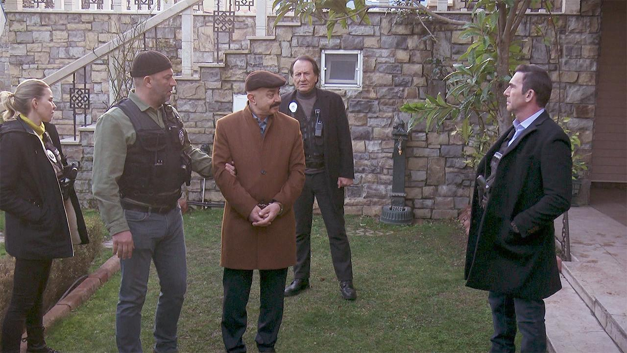 Kirli polis öttü, Servet Amca yakalandı!