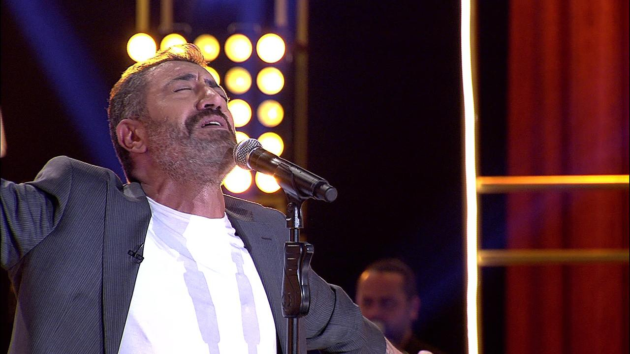 Hakan Altun'dan "Ağlamak Yok Yüreğim" Performansı