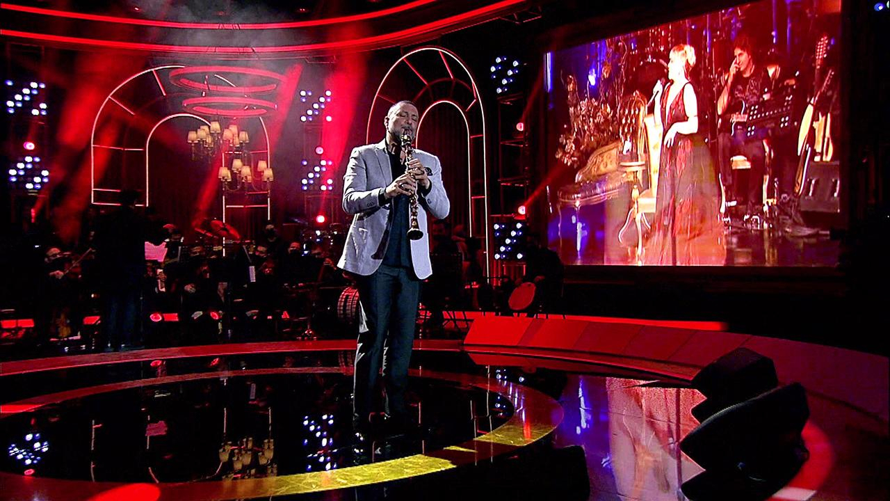 Hüsnü Şenlendirici'den Özel Performans - Tükeneceğiz