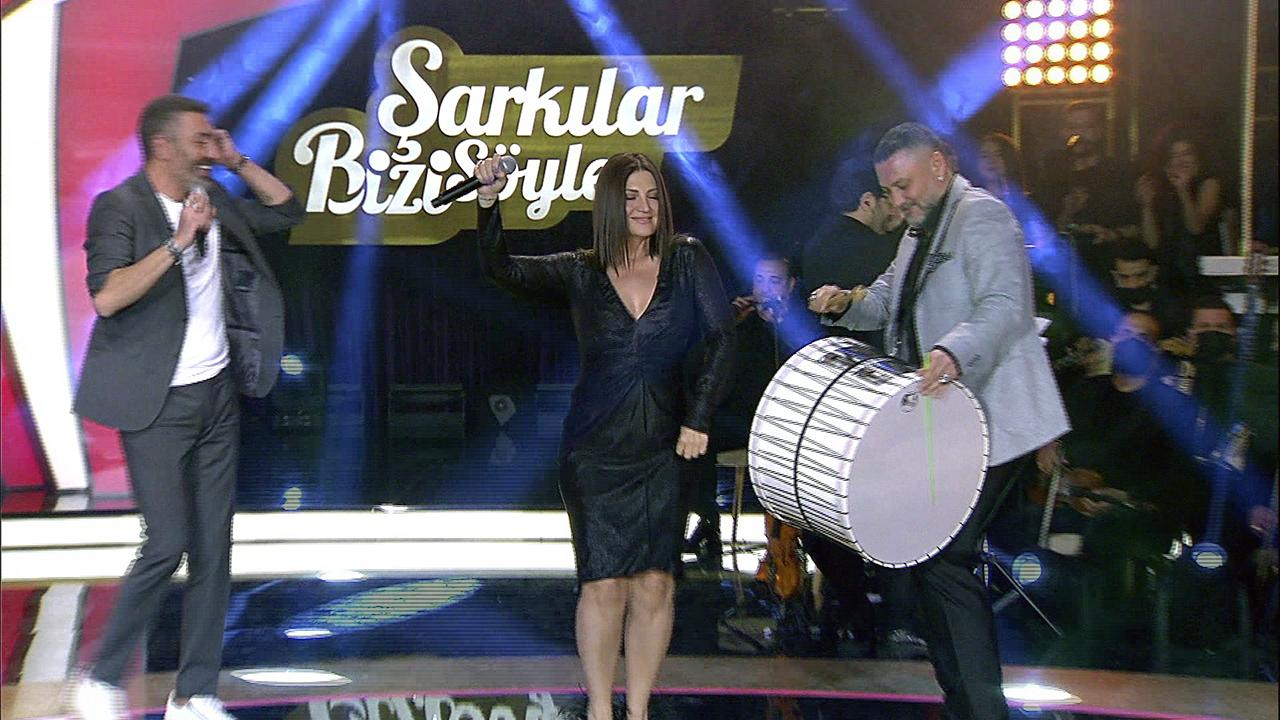Sibel Can'dan "Onu Alma Beni Al" Performansı
