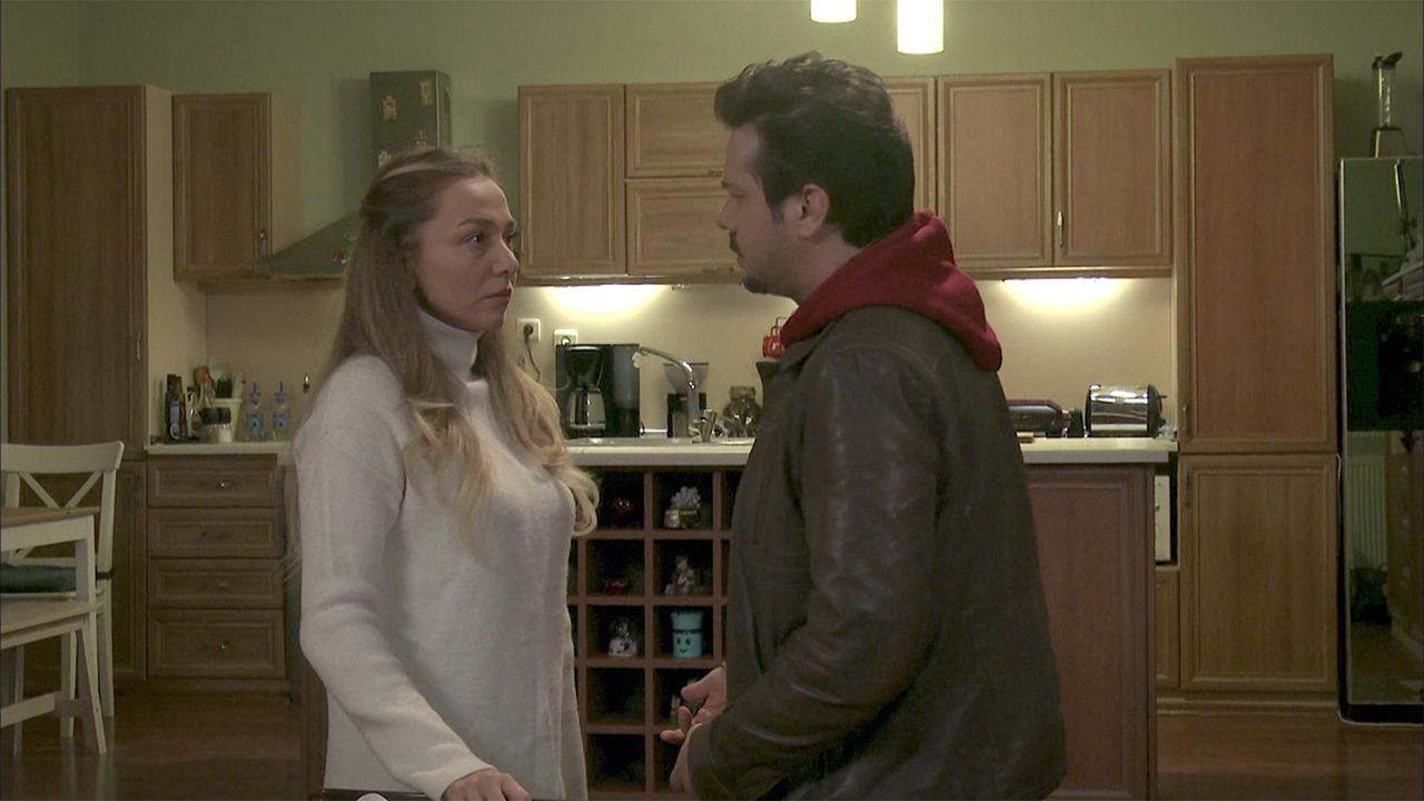 Pınar evi terk etti!