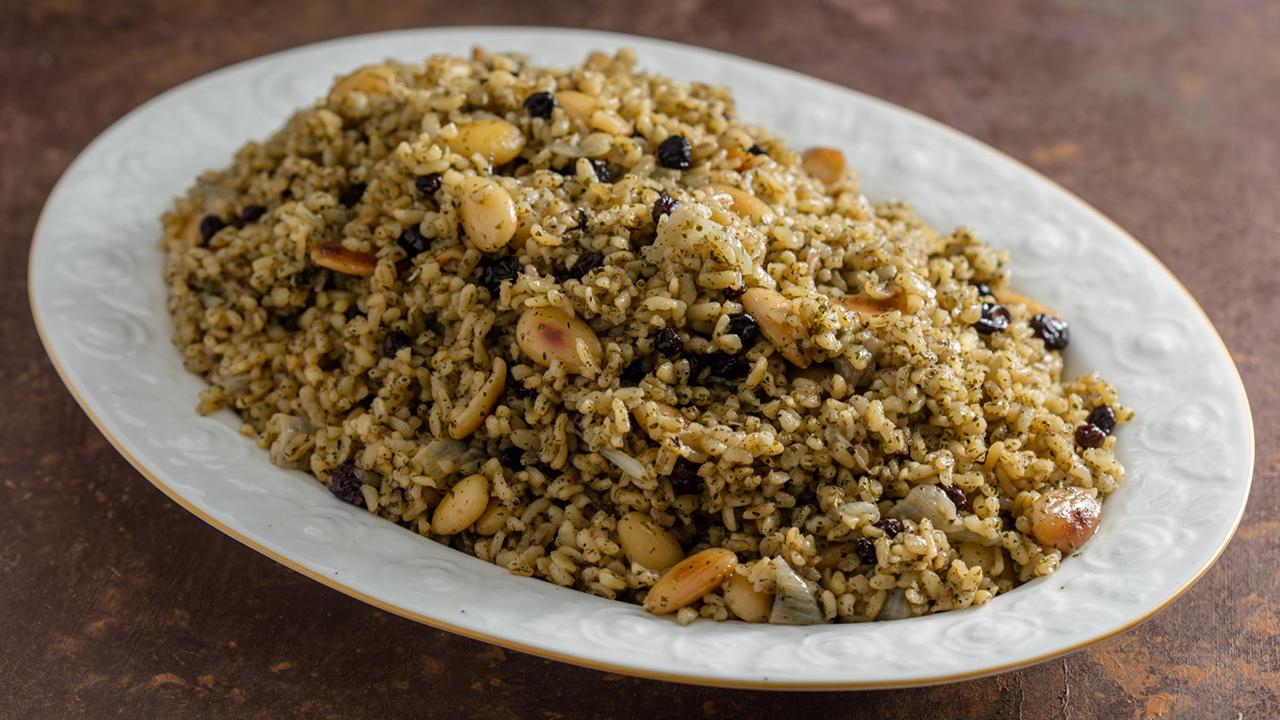 Kuş Üzümlü Bulgur Pilavı Tarifi - Kuş Üzümlü Bulgur Pilavı Nasıl Yapılır?