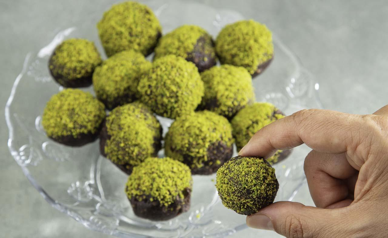 Fıstık Ezmeli Tatlı Toplar - Fıstık Ezmeli Tatlı Toplar Tarifi - Fıstık Ezmeli Tatlı Toplar Nasıl Yapılır?