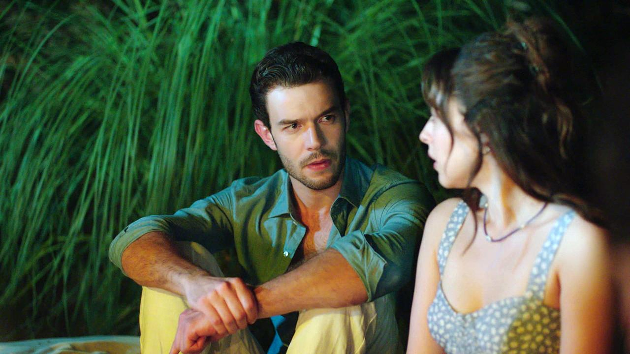 Ada, az kalsın sırrını belli ediyordu!