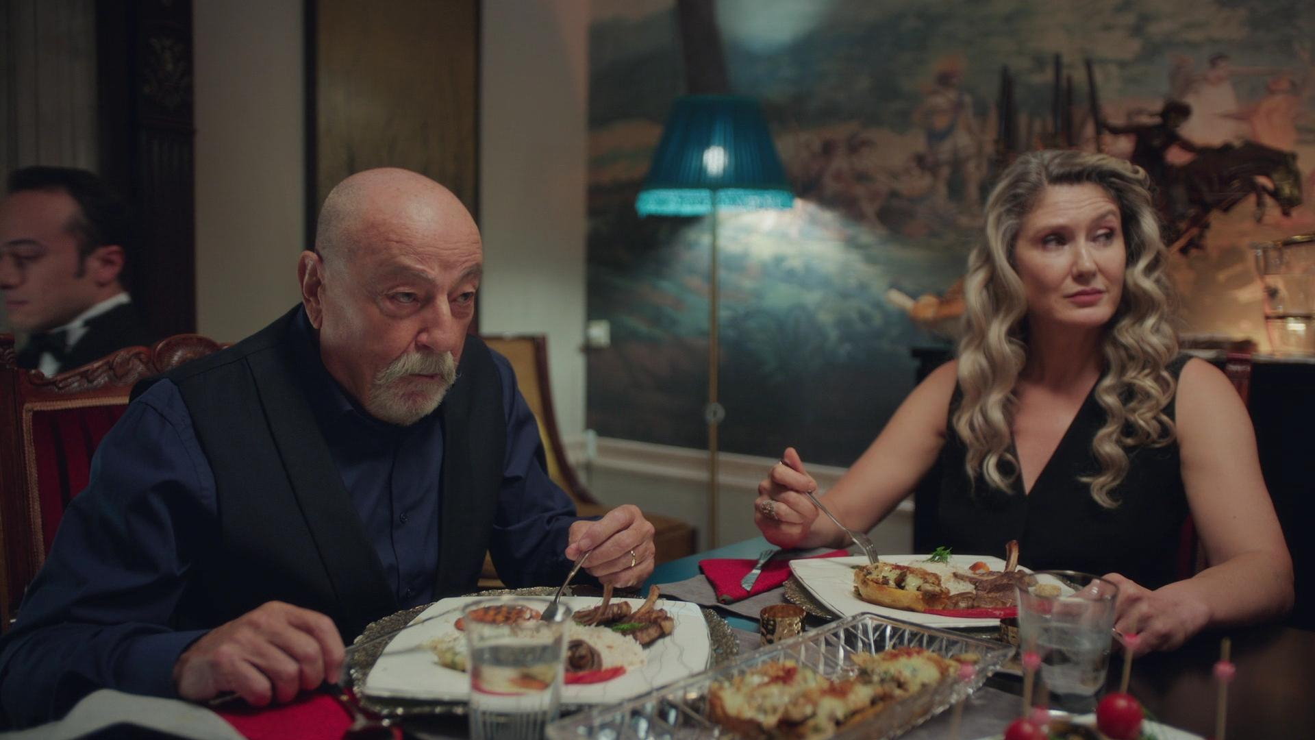 11. Bölüm - Akşam yemeğinde gergin anlar!