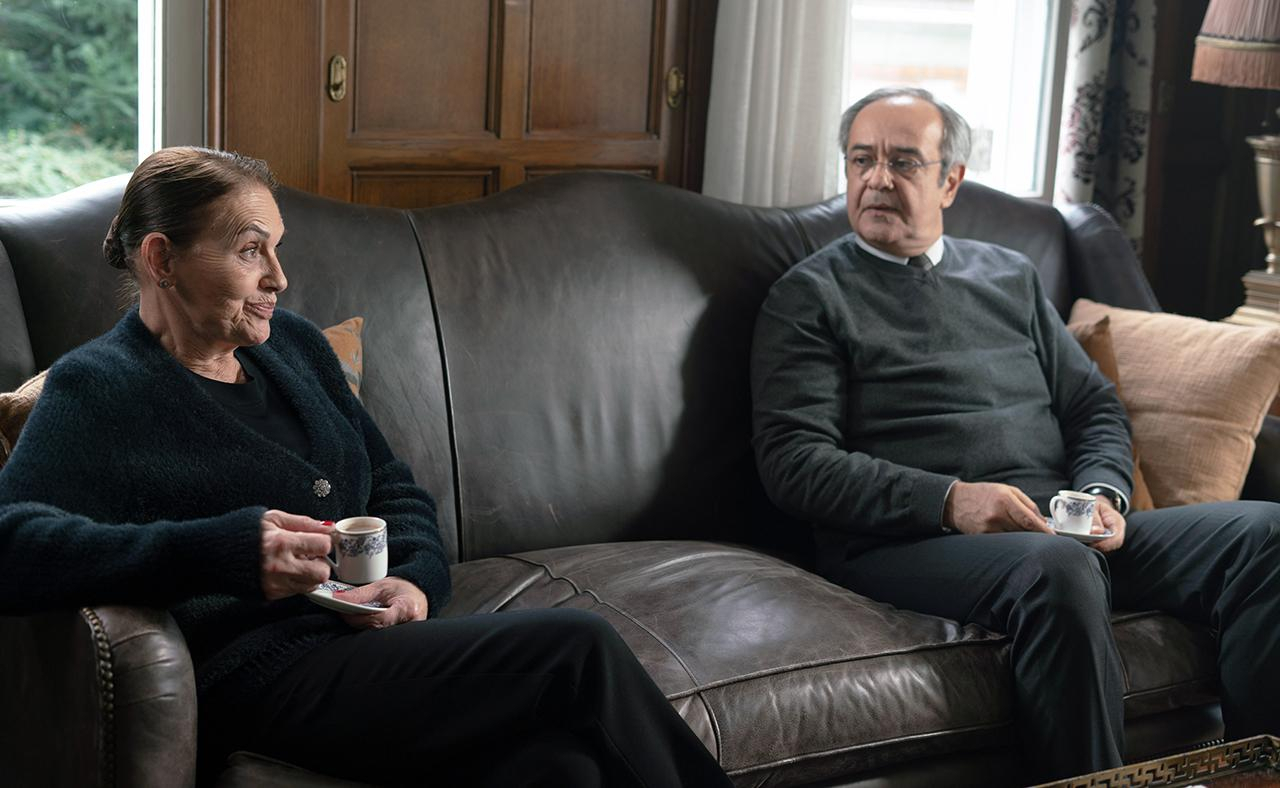 22. Bölüm – Feride, Adil’i köşeye sıkıştırdı!