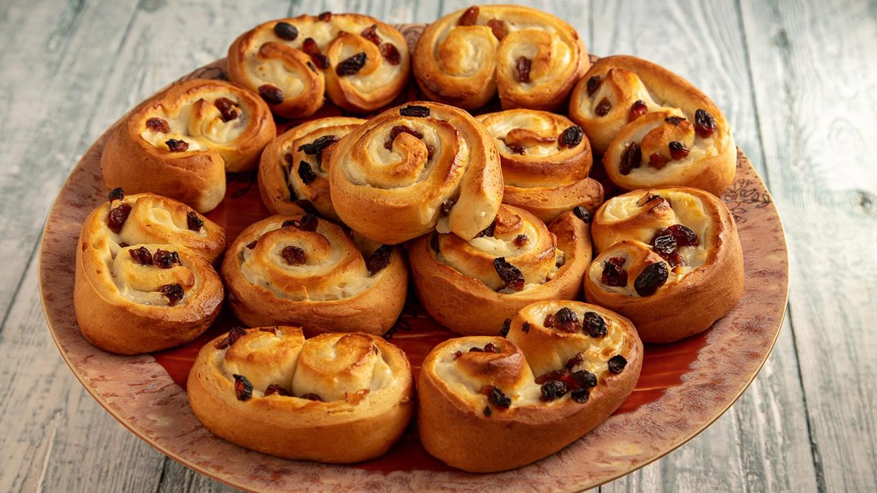 Üzümlü Çörek Tarifi - Üzümlü Çörek Nasıl Yapılır?