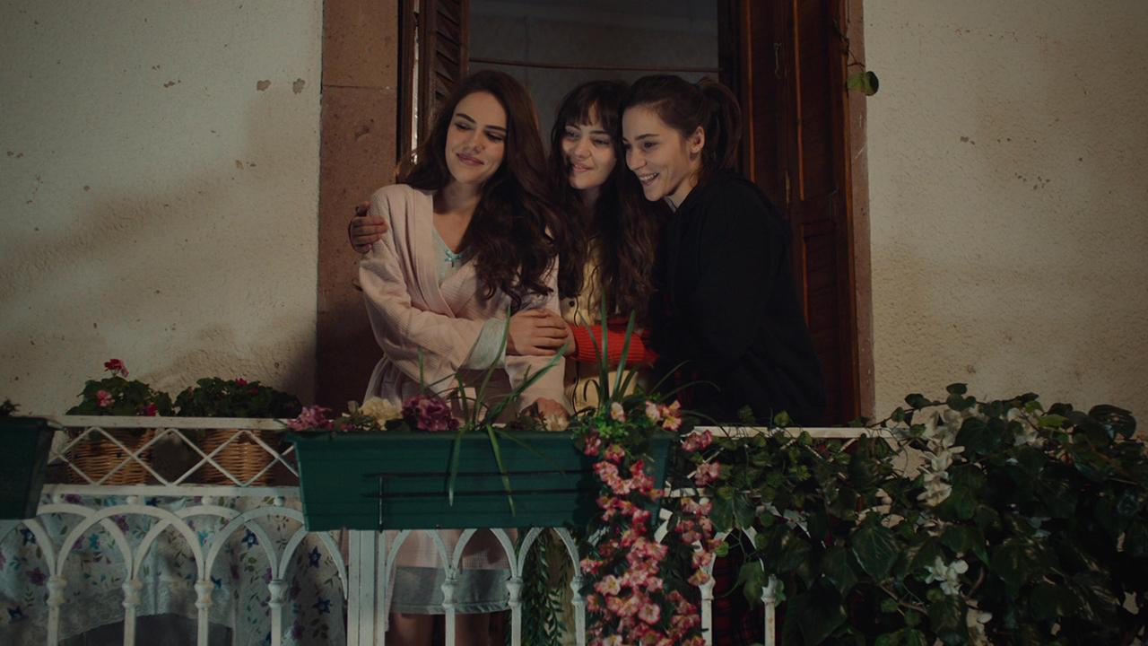 Üç Kız Kardeş 1. Bölüm Fragmanı - 2