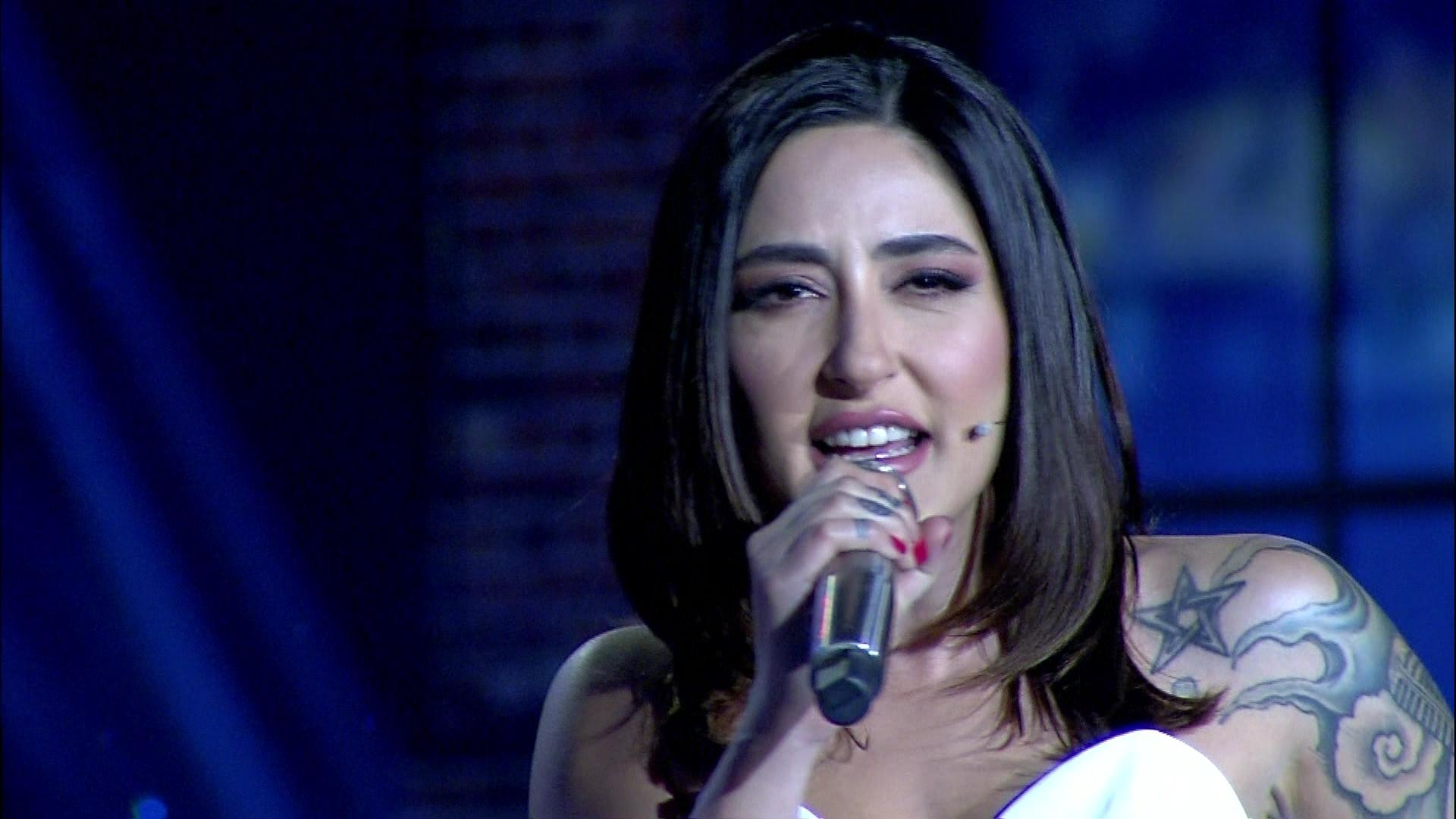 Melek Mosso'dan "Yıllar Affetmez" performansı!