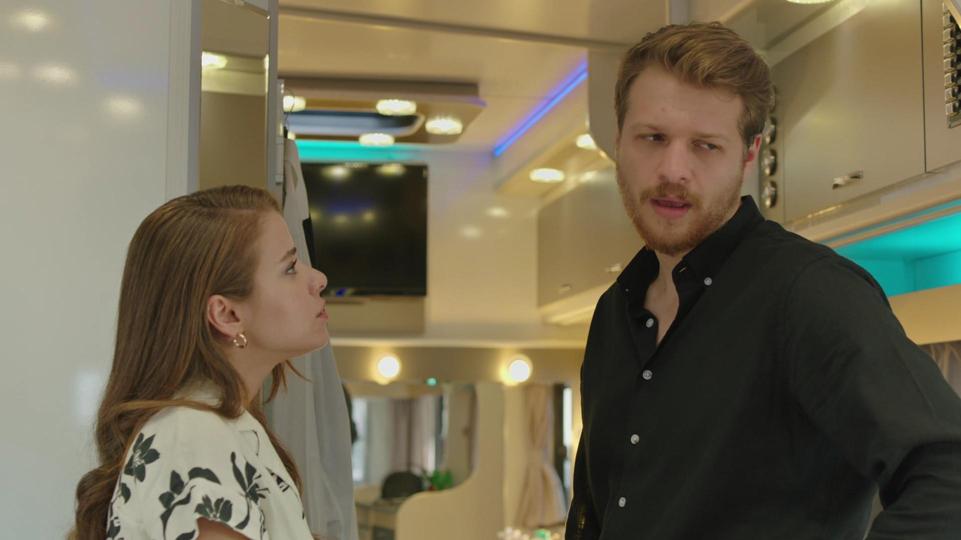 Partiye davet edilmeyen Asya, Tolga'yı haşladı!